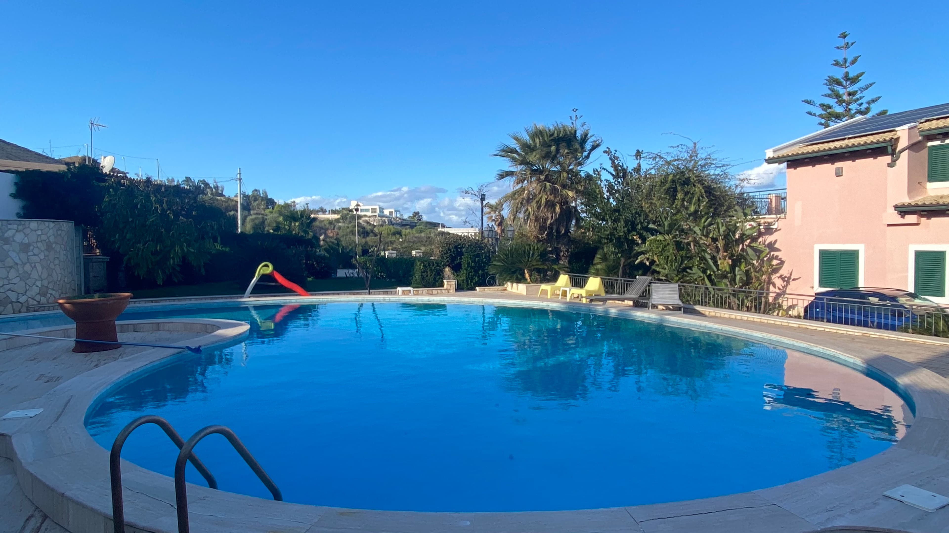Villa Pleasures: La tua dimora d'elezione per scoprire la Sicilia orientale.